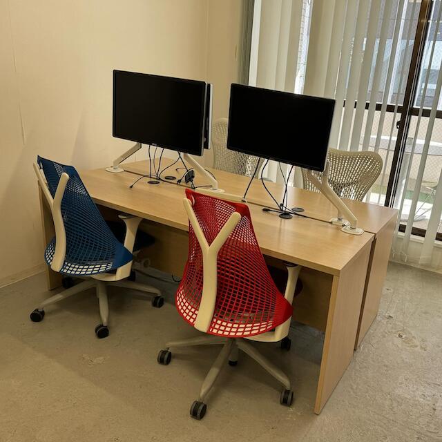 ベースキャンプ名古屋といえば、大型モニターをサブモニターに使える数少ないドロップイン利用可能なコワーキングスペースです。昨日までは入口近くでしたが、今日からテラス前に移動しました。
#名古屋駅 #コワーキングスペース #ドロップイン #モニター